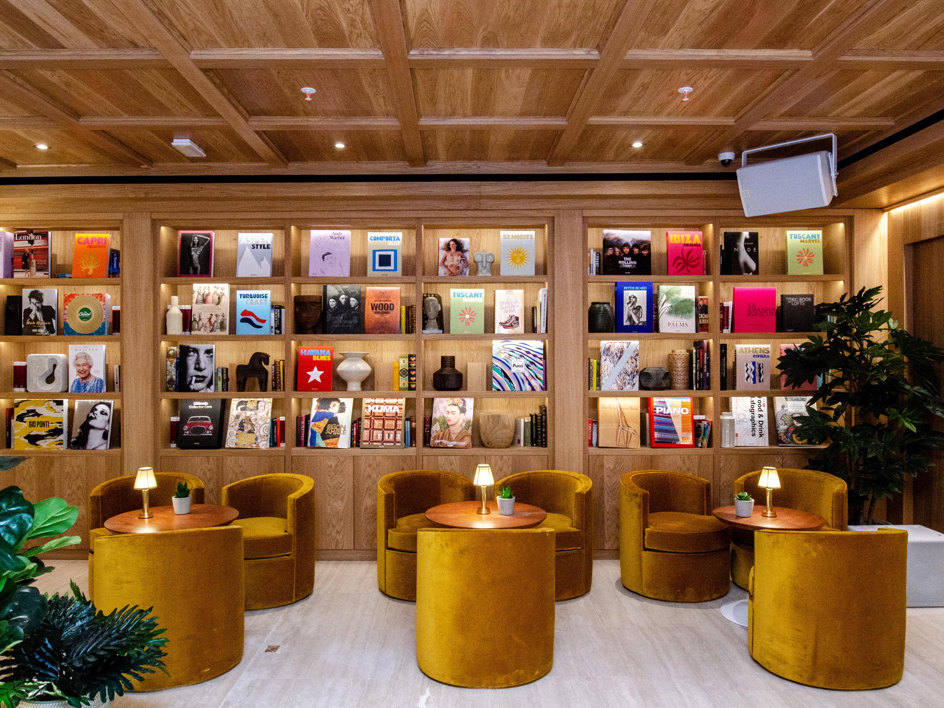 Browns Avenue Hotel ลิสบอน ภายนอก รูปภาพ Library