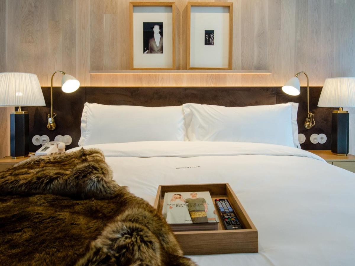Browns Avenue Hotel ลิสบอน ภายนอก รูปภาพ A bedroom at The Standard East Village