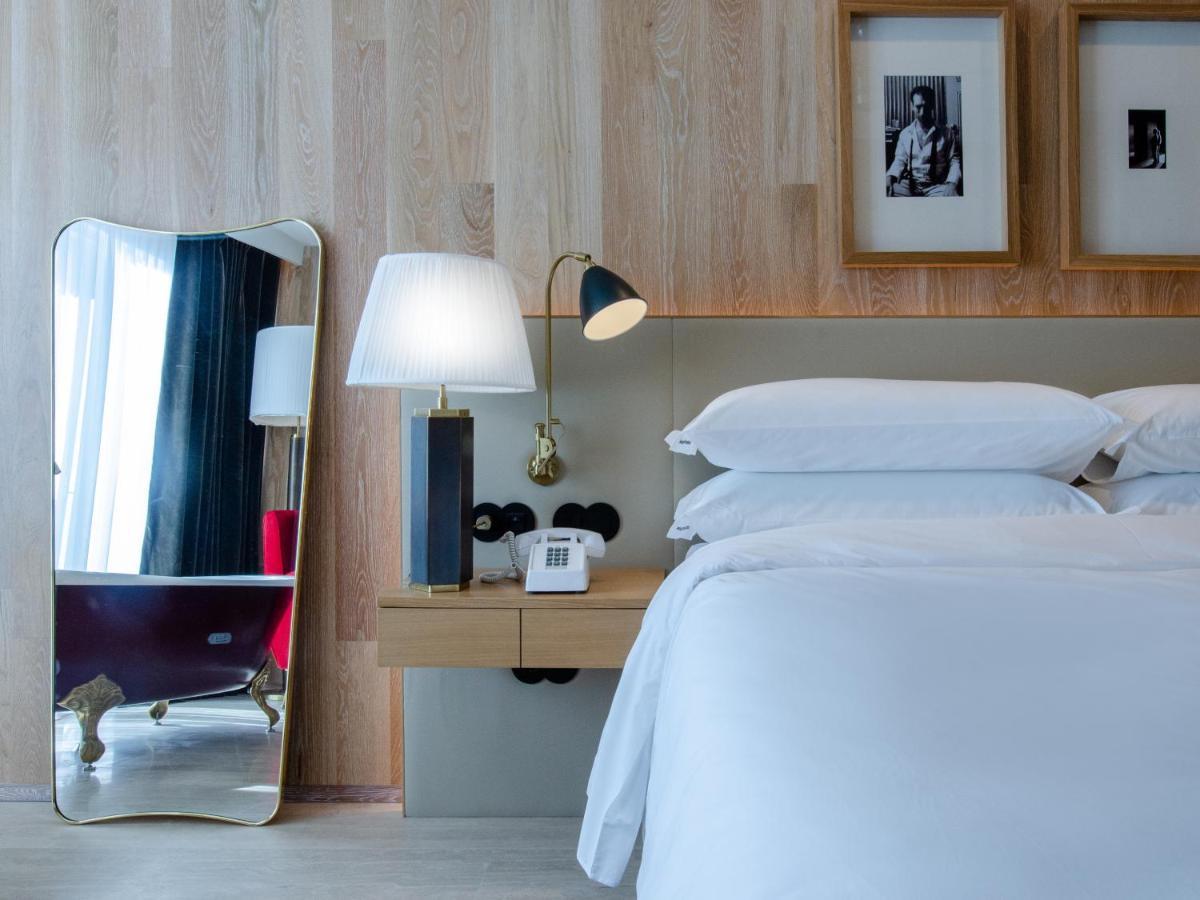 Browns Avenue Hotel ลิสบอน ภายนอก รูปภาพ A bedroom at the Standard East Village