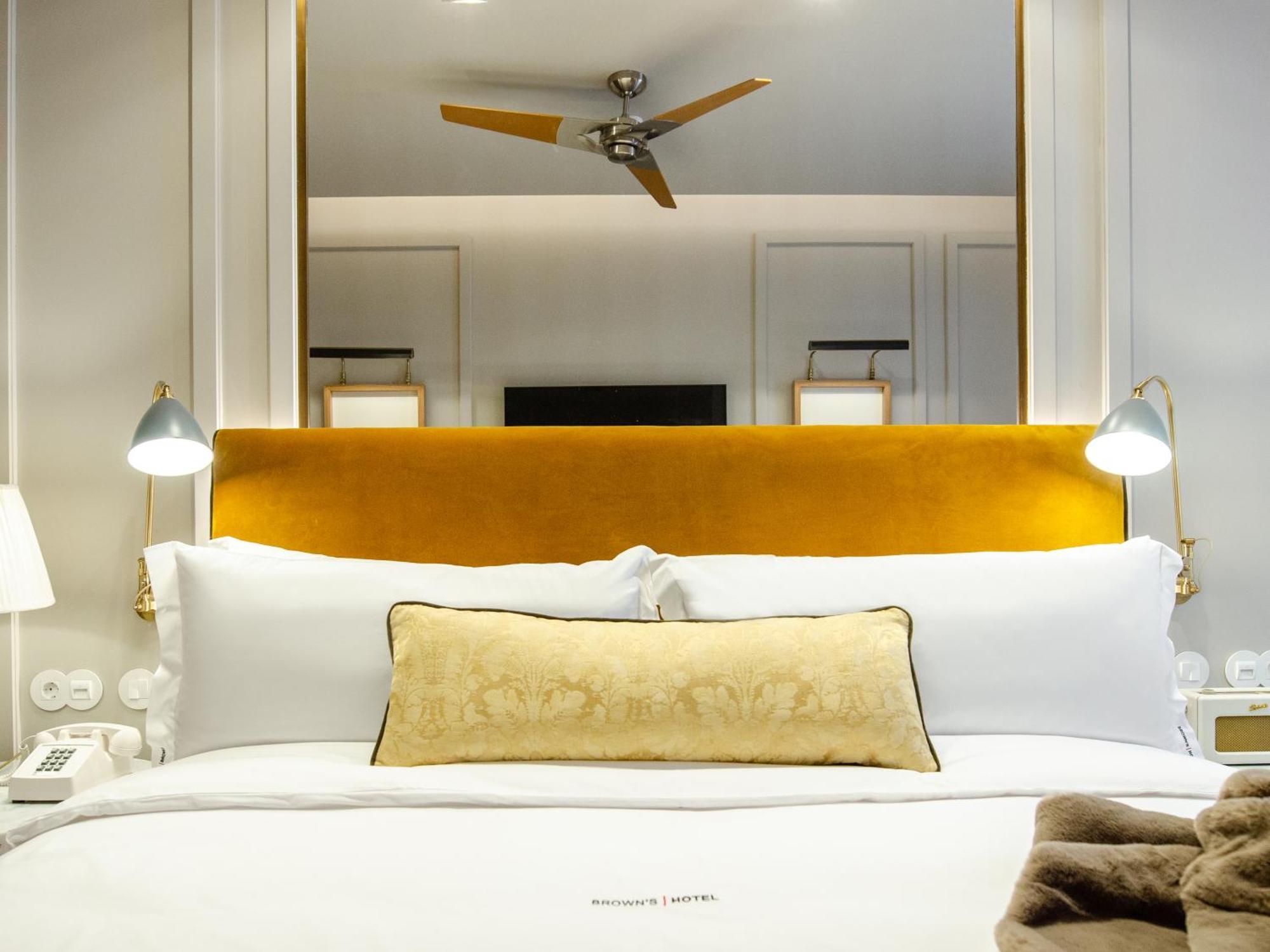 Browns Avenue Hotel ลิสบอน ภายนอก รูปภาพ A bedroom at the hotel