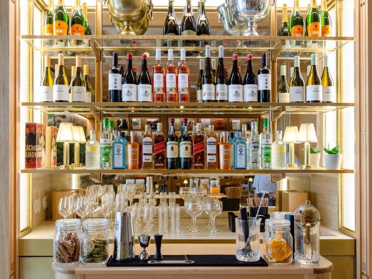 Browns Avenue Hotel ลิสบอน ภายนอก รูปภาพ The bar at the Ritz